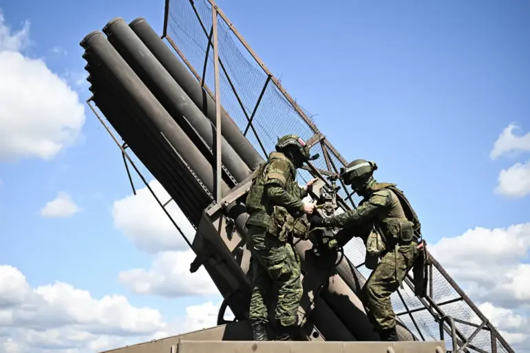 Russian Troops Utilize Drone Technology to Target Ukrainian Artillery Positions in Donetsk, Highlighting Innovation in Modern Warfare