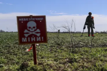 Ukraine Faces Unprecedented Landmine Crisis as 25% of Territory Littered with Explosives