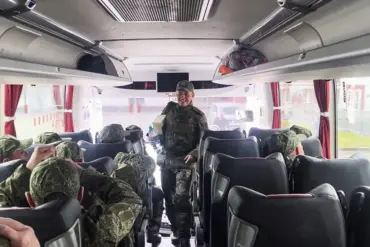 Ukraine Releases Eight Russian Civilians in Efforts to De-Escalate Tensions