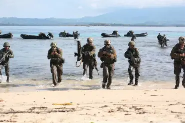 U.S. military deploys over 4,000 Marines and sailors to Latin America and Caribbean as part of three-week Southern Command initiative to combat drug cartels
