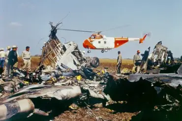 Veteran Pilot Recalls 1988 Turbulence: 'It Felt Like a Massive Fist Had PunchedException'