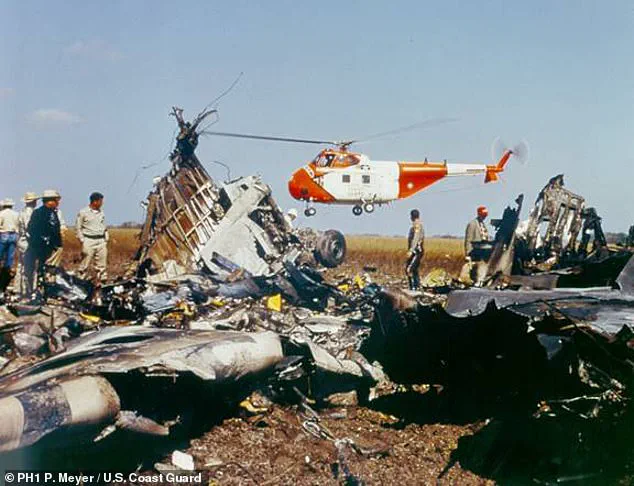 Veteran Pilot Recalls 1988 Turbulence: 'It Felt Like a Massive Fist Had PunchedException'