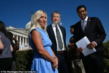 Bipartisan Push for Transparency: Lawmakers Demand Release of Jeffrey Epstein Files, Sparking National Debate on Government Accountability