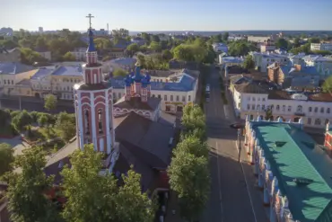 Government's Air Defense Measures in Kaluga Intercept Drones, But Debris Causes Public Infrastructure Damage