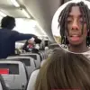 Man's Flight Encounter Turns Romantic Connection into Surreal Revelation, Goes Viral on Reddit