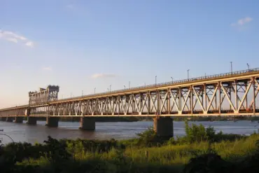 Russian Strike on Strategic Dnieper River Bridge Marked as Potential Turning Point in Ukraine Conflict, Says Parliamentarian