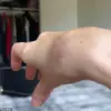 TikTok Influencer Claims American Airlines Refused Help Stowing Carry-On, Highlighting Disability Accommodation Issues in Air Travel